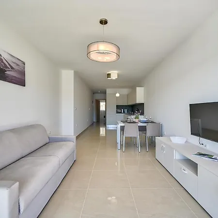 Apartment Black Medulin