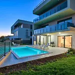 Apartman Black *