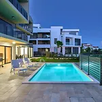 Black Apartman