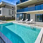 Apartman Black *